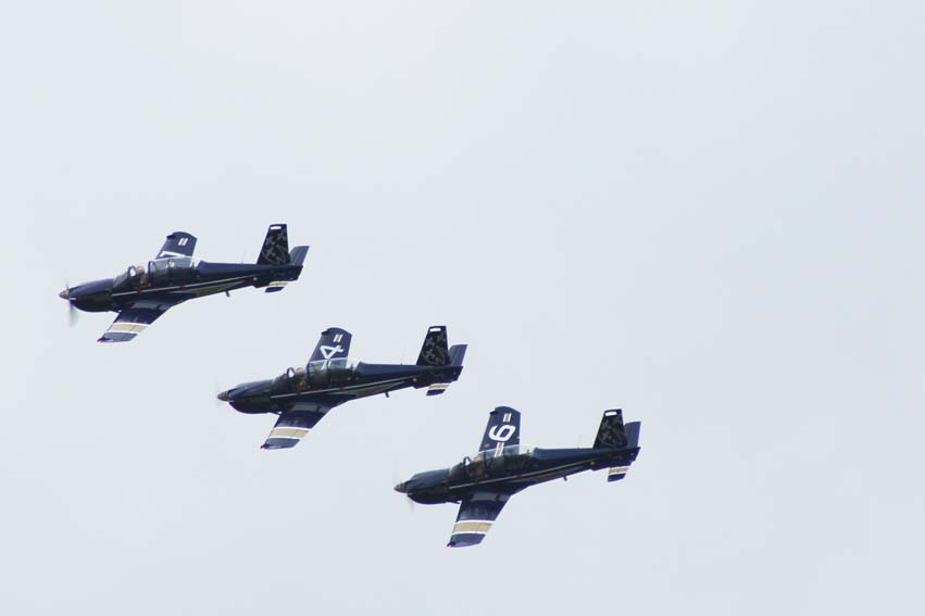 La Patrouille de France en final...
